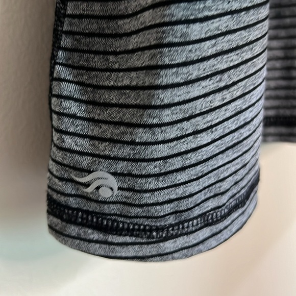IDEOLOGY SET OF TWO MEDIUM TANK TOPS BLUE & GRAY BLACK STRIPED CREW NECK - Picture 4 of 16